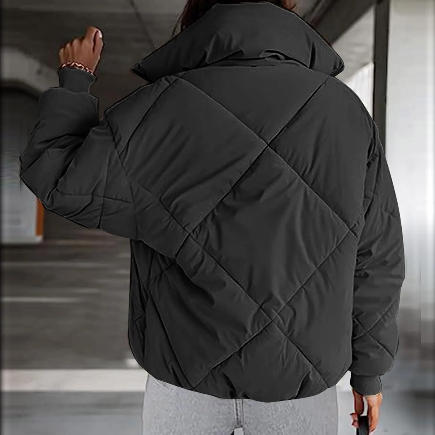 2024 Womens Winter Quilted Jackets Fashion Warm Short Puffer Jacket Trendy Down Coats Long Sleeve Full Zip Petite Outwear