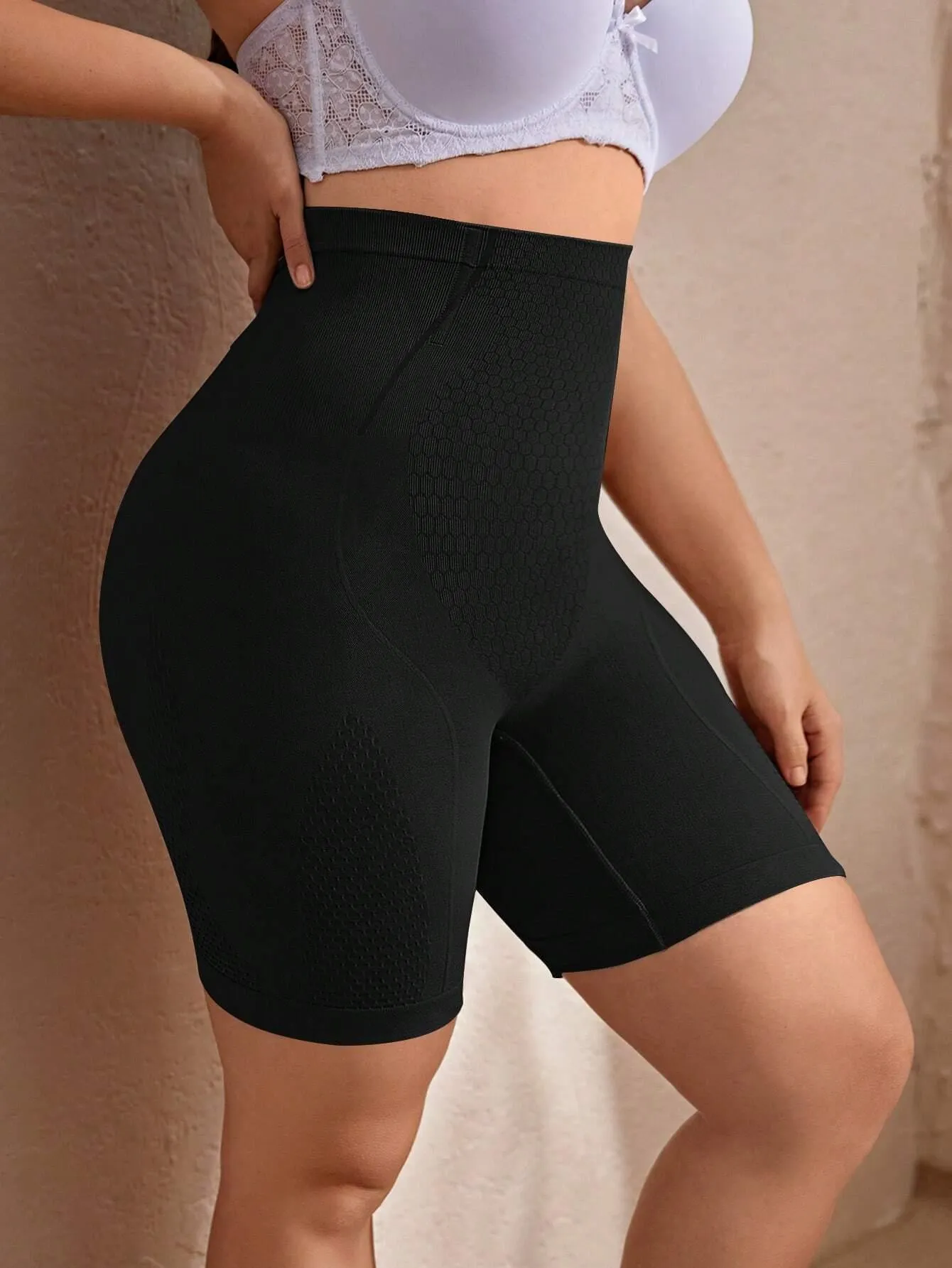 Bermuda Modeladora Alta Feminina Plus Size - Lily