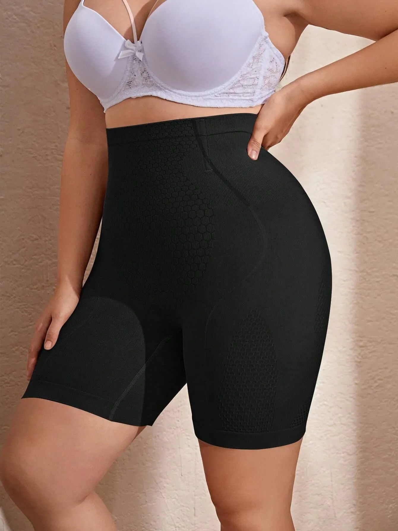 Bermuda Modeladora Alta Feminina Plus Size - Lily