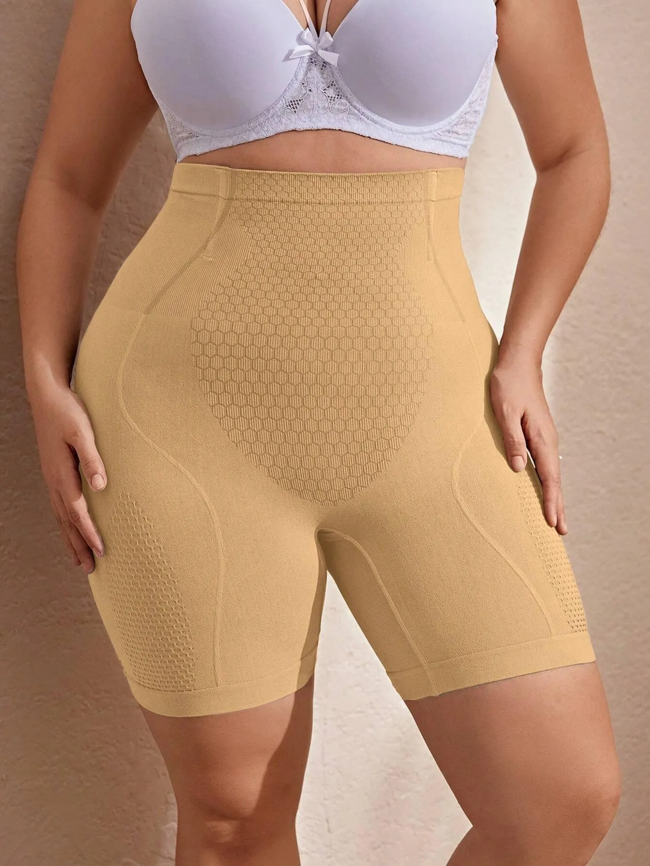 Bermuda Modeladora Alta Feminina Plus Size - Lily