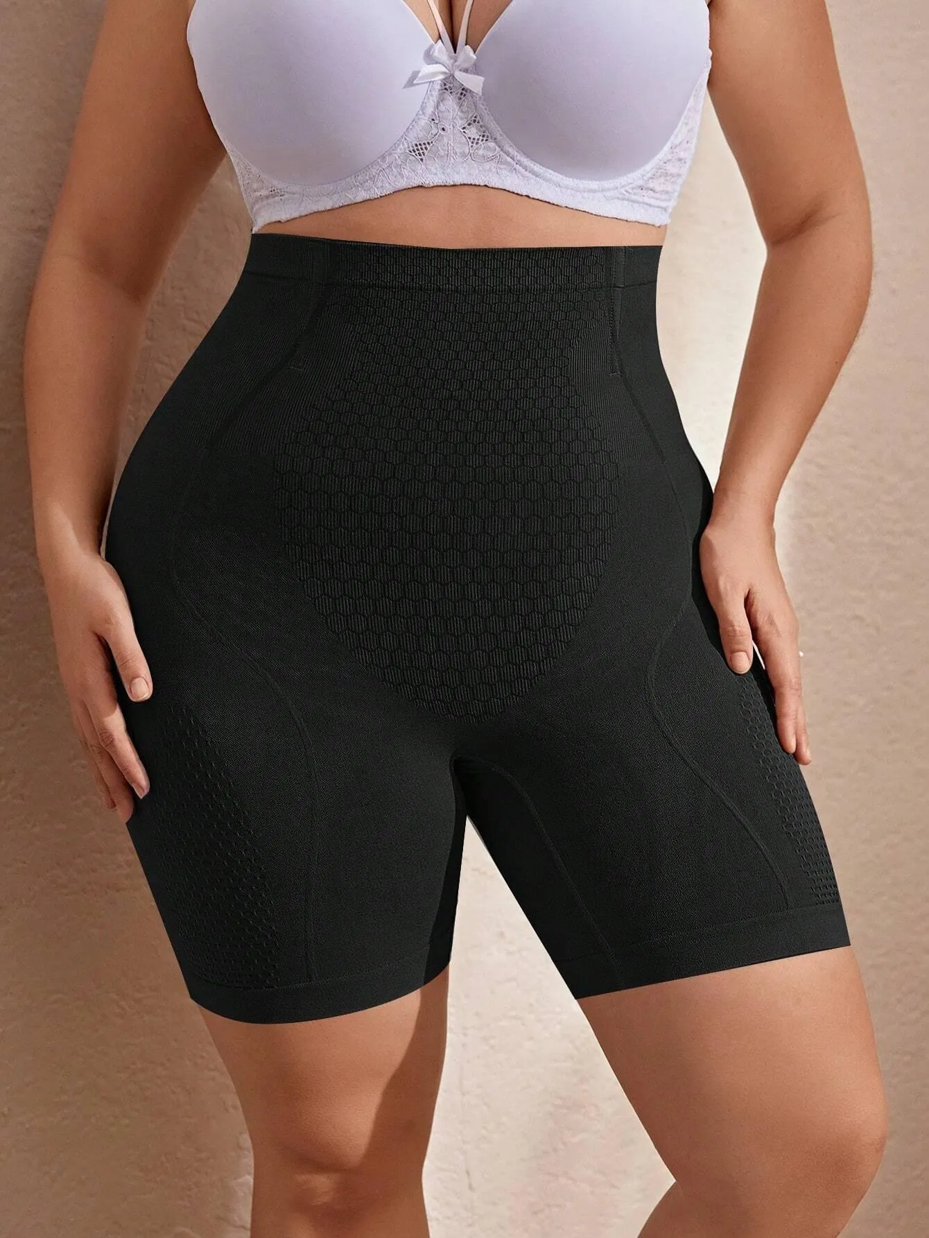Bermuda Modeladora Alta Feminina Plus Size - Lily