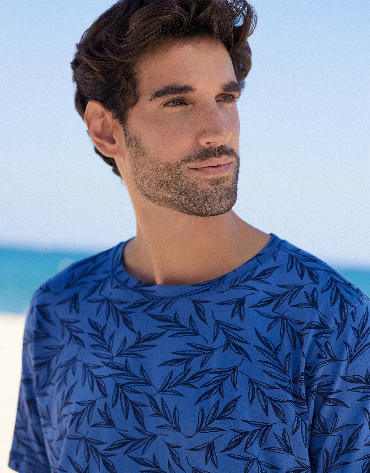 Camiseta Manga Corta Estampado Hojas - Bralea Denim
