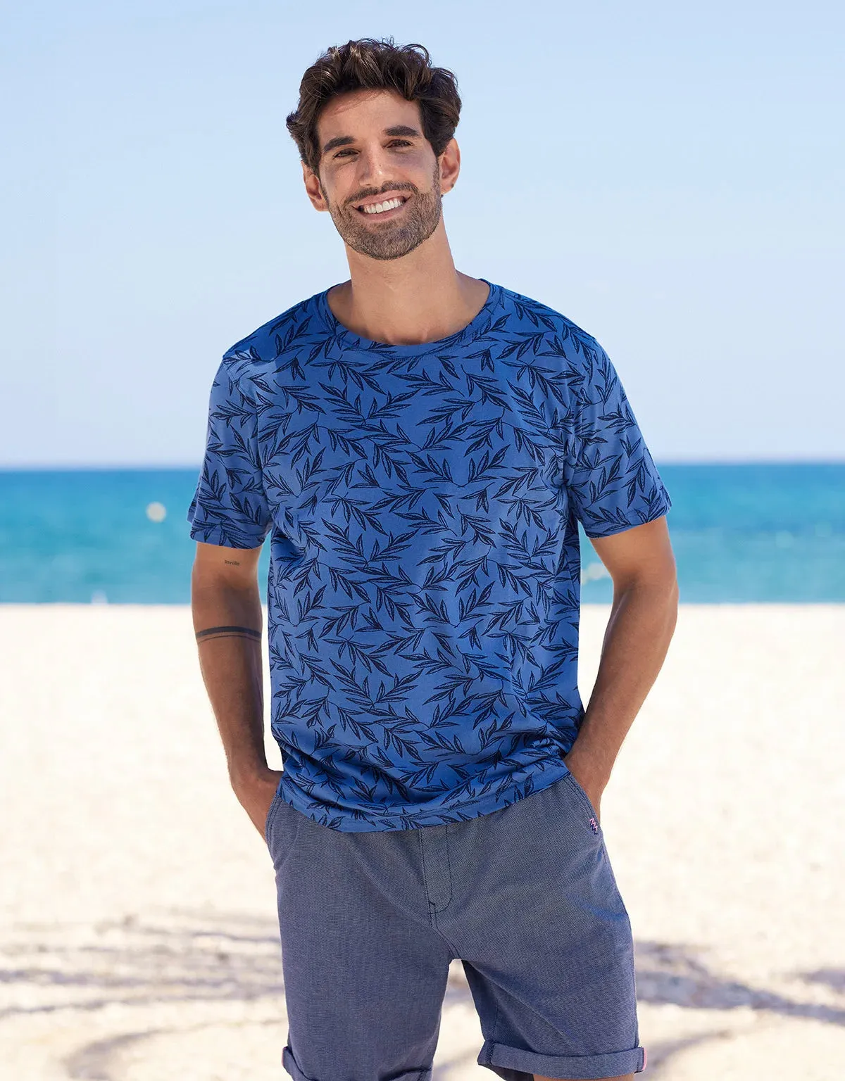Camiseta Manga Corta Estampado Hojas - Bralea Denim