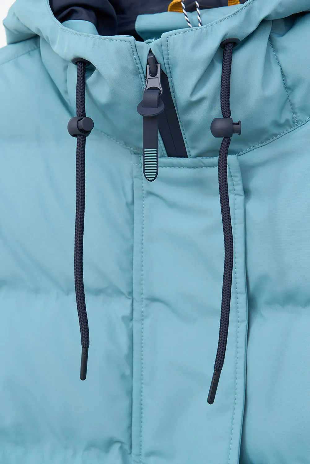 Cazadora impermeable puffy con capucha