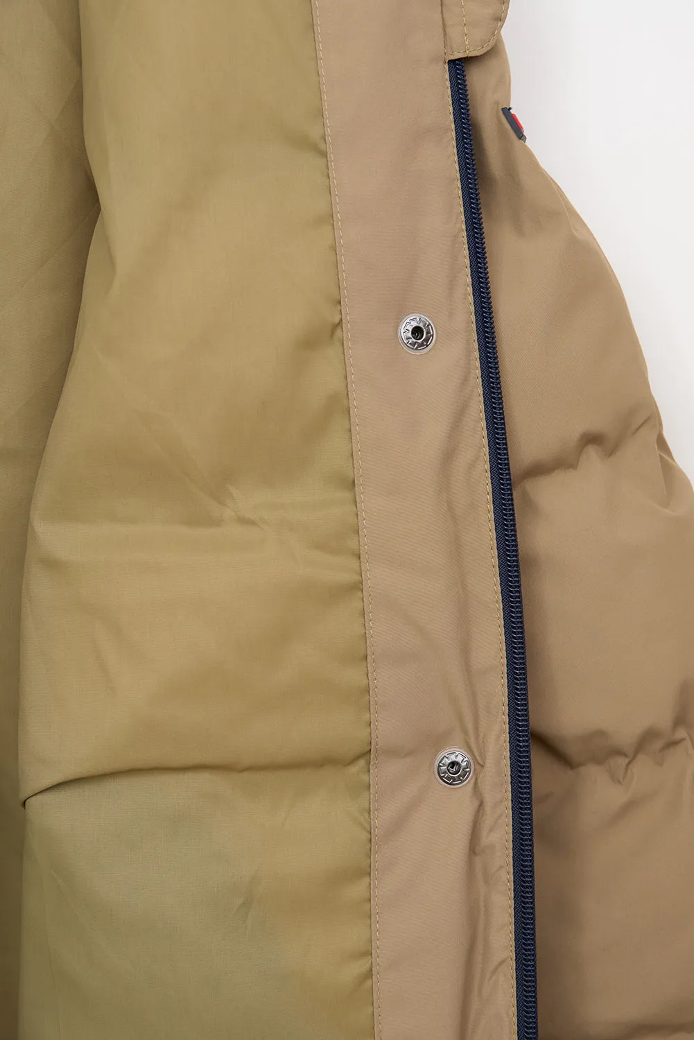 Cazadora impermeable puffy con capucha