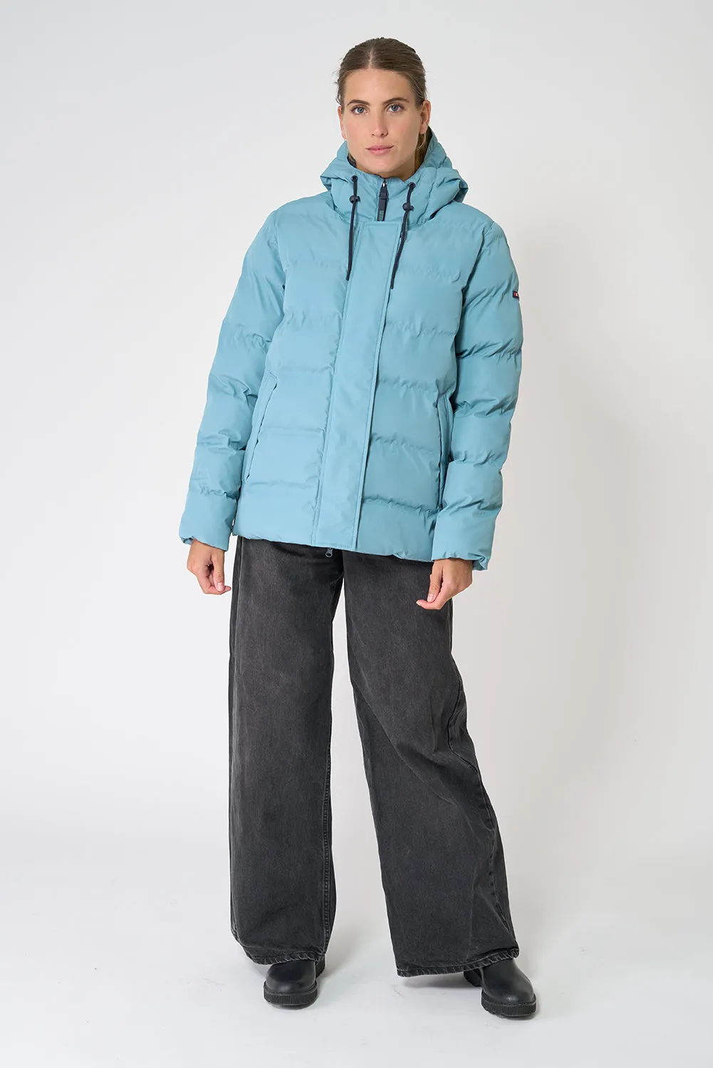 Cazadora impermeable puffy con capucha