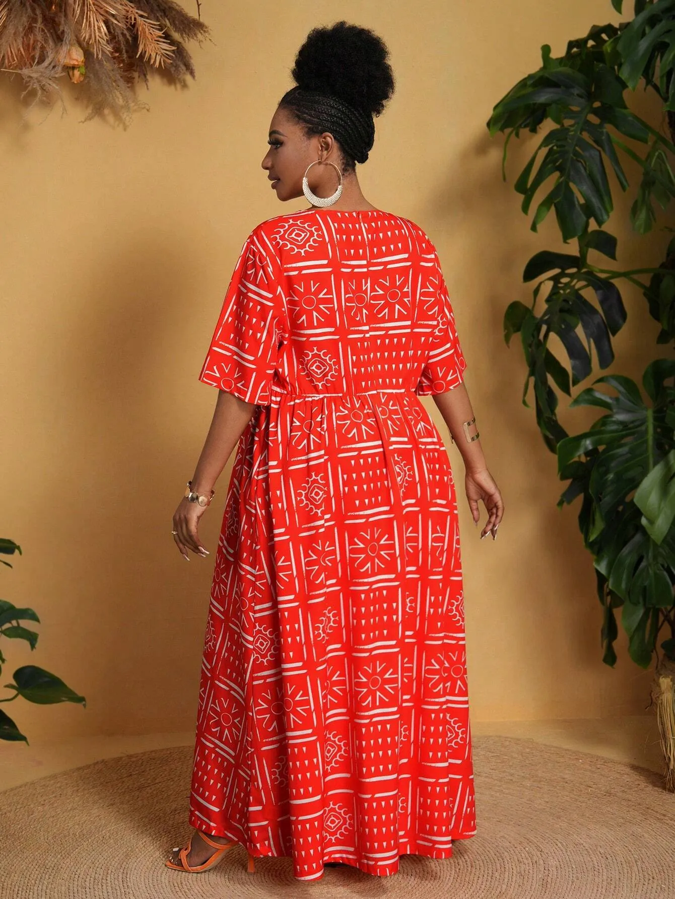 Vestido Casual Vermelho Com Decote Em V Plus Size - Estela