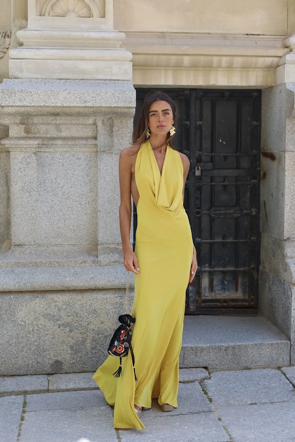 VESTIDO COMPRIDO AMARELO MALHA DECOTE CAIDO