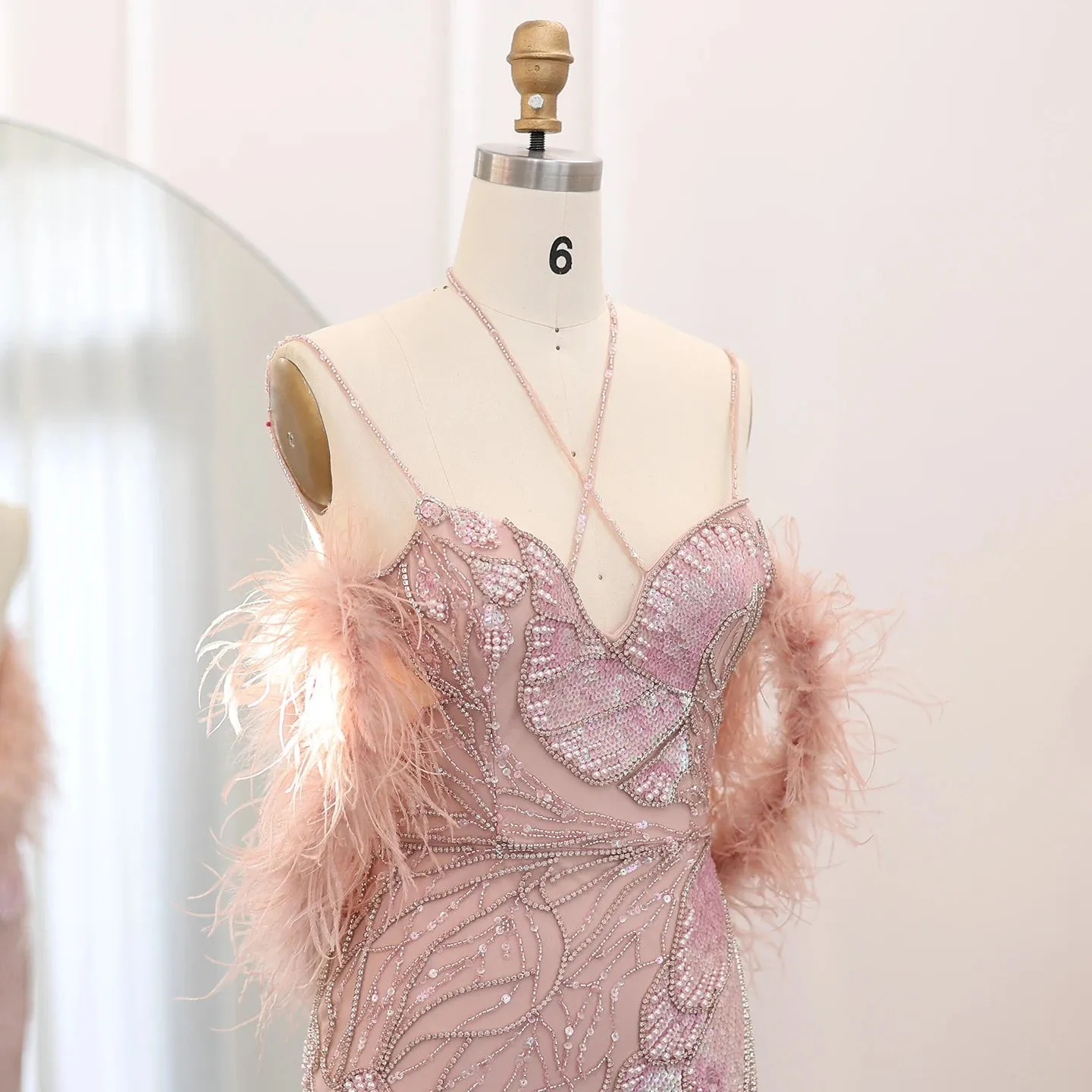 Vestido de Festa Longo com Alças Finas Floral - Modelo Especial